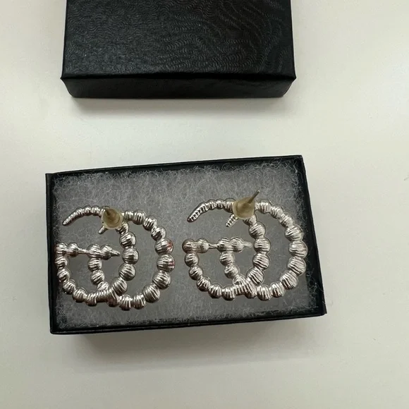 GG stud earrings - Picture 4 of 4